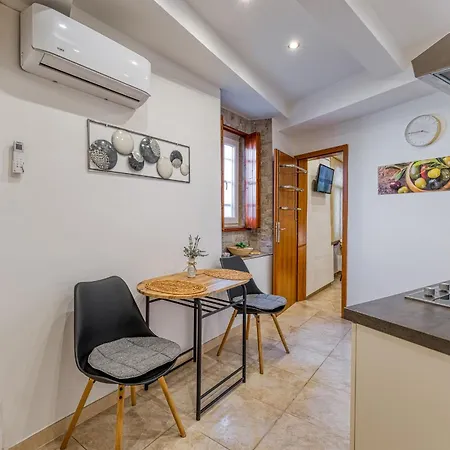 Colosseum Apartman *